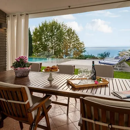 Infinity - Regarda Travel *