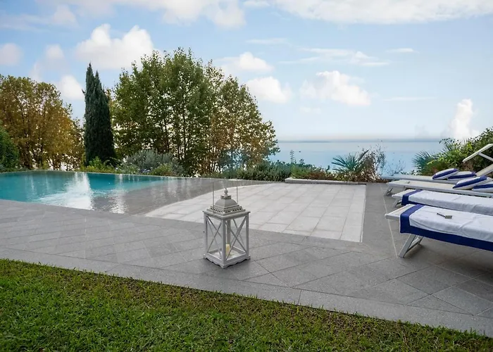 Infinity - Regarda Travel Villa