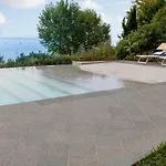 Villa Infinity - Regarda Travel